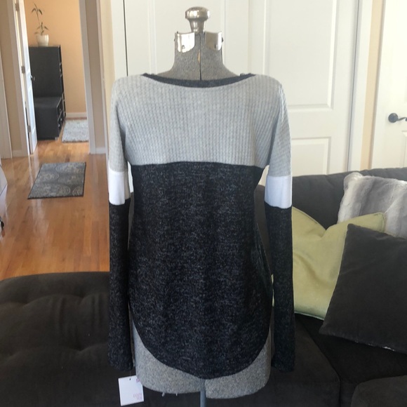 FLASH SALE 🖤🖤 Small Super soft long sleeve top - Picture 5 of 6